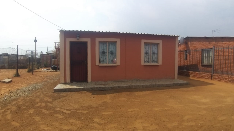 2 Bedroom Property for Sale in Thabong Free State